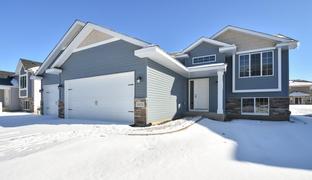 Regenscheid Custom Homes por Regenscheid Custom Homes en Minneapolis-St. Paul Minnesota