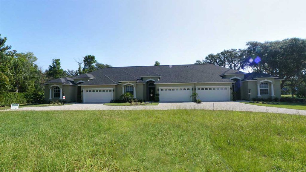 casa en T. E. James Custom Homes por T. E. James Custom Homes
