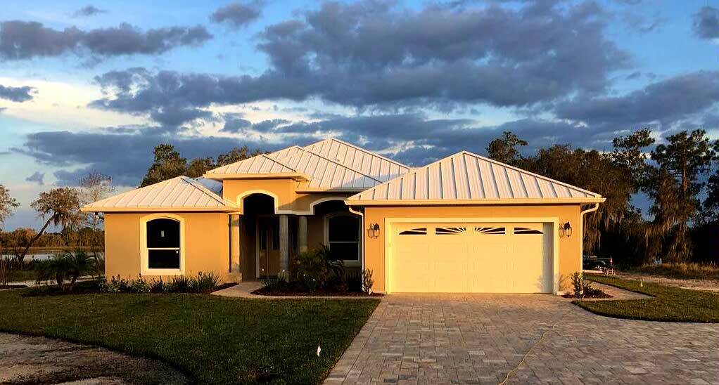casa en T. E. James Custom Homes por T. E. James Custom Homes