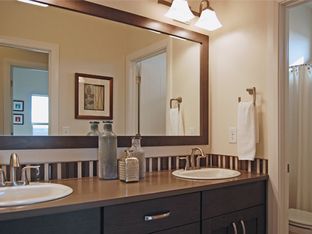 Olive Tree at Spurwing/Cottages por Gallery Homes By Varriale en Boise Idaho