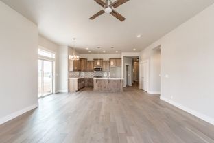 Olive Tree at Spurwing/TH por Gallery Homes By Varriale en Boise Idaho