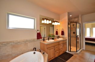 Ridgeway Custom Homes por Ridgeway Custom Homes en Greeley Colorado