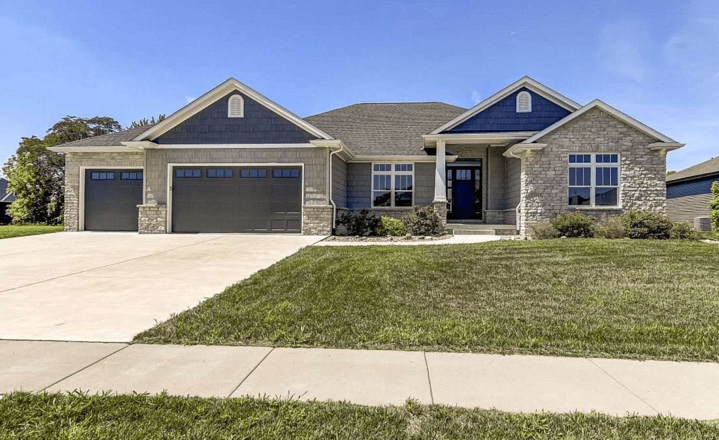 casa en Montgomery Home Builders Inc. por Montgomery Home Builders Inc.