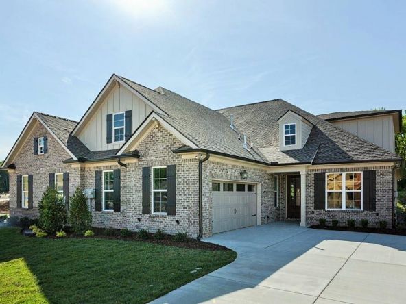 The Reserve At Seven Points por Frank Batson Homes en Nashville Tennessee