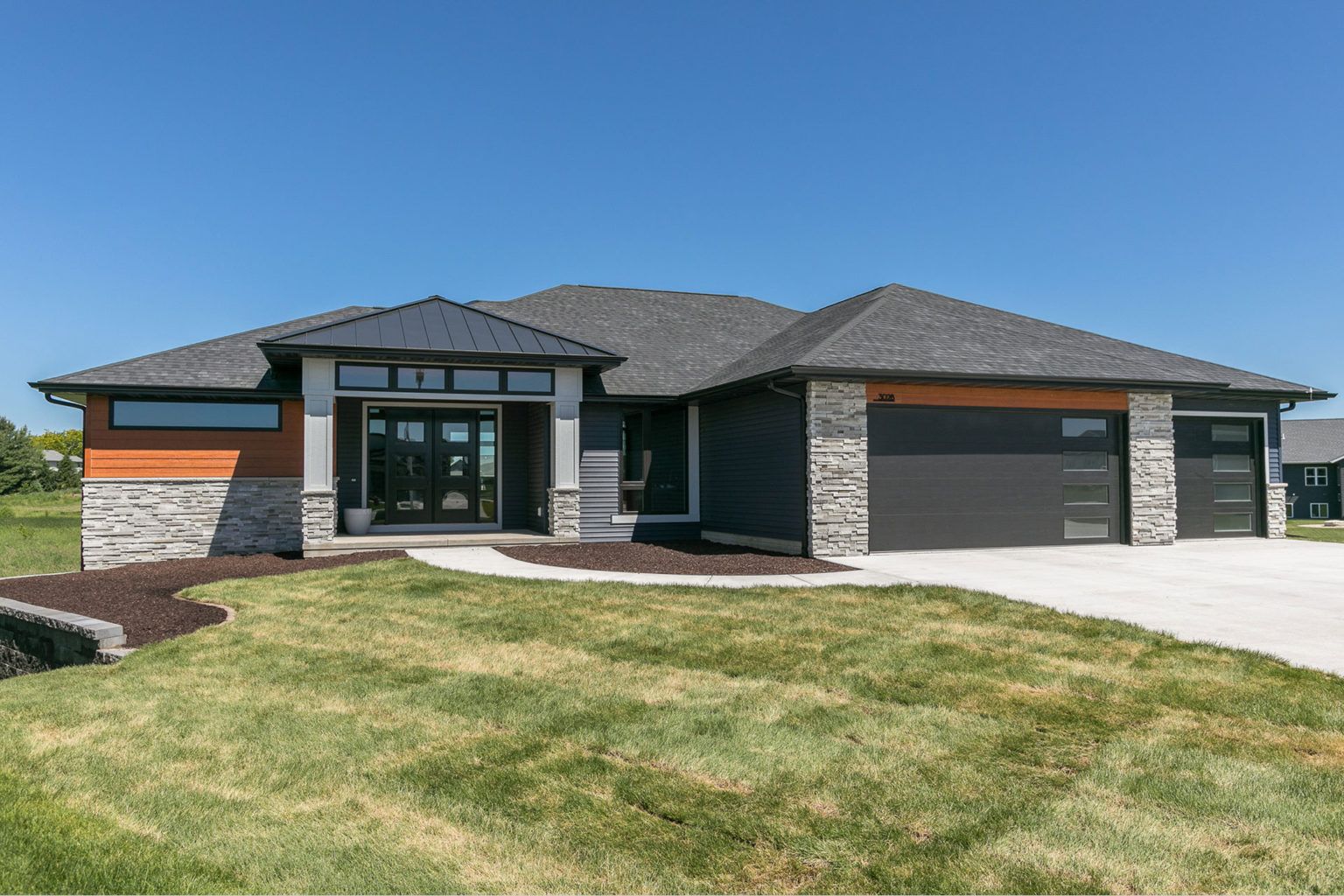 casa en Precision Builders por Precision Builders