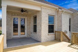 Aden Woods Of Castleberry Farms por Celebration Homes en Nashville Tennessee