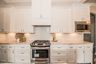casa en AM Design & Construction Group por AM Design & Construction Group