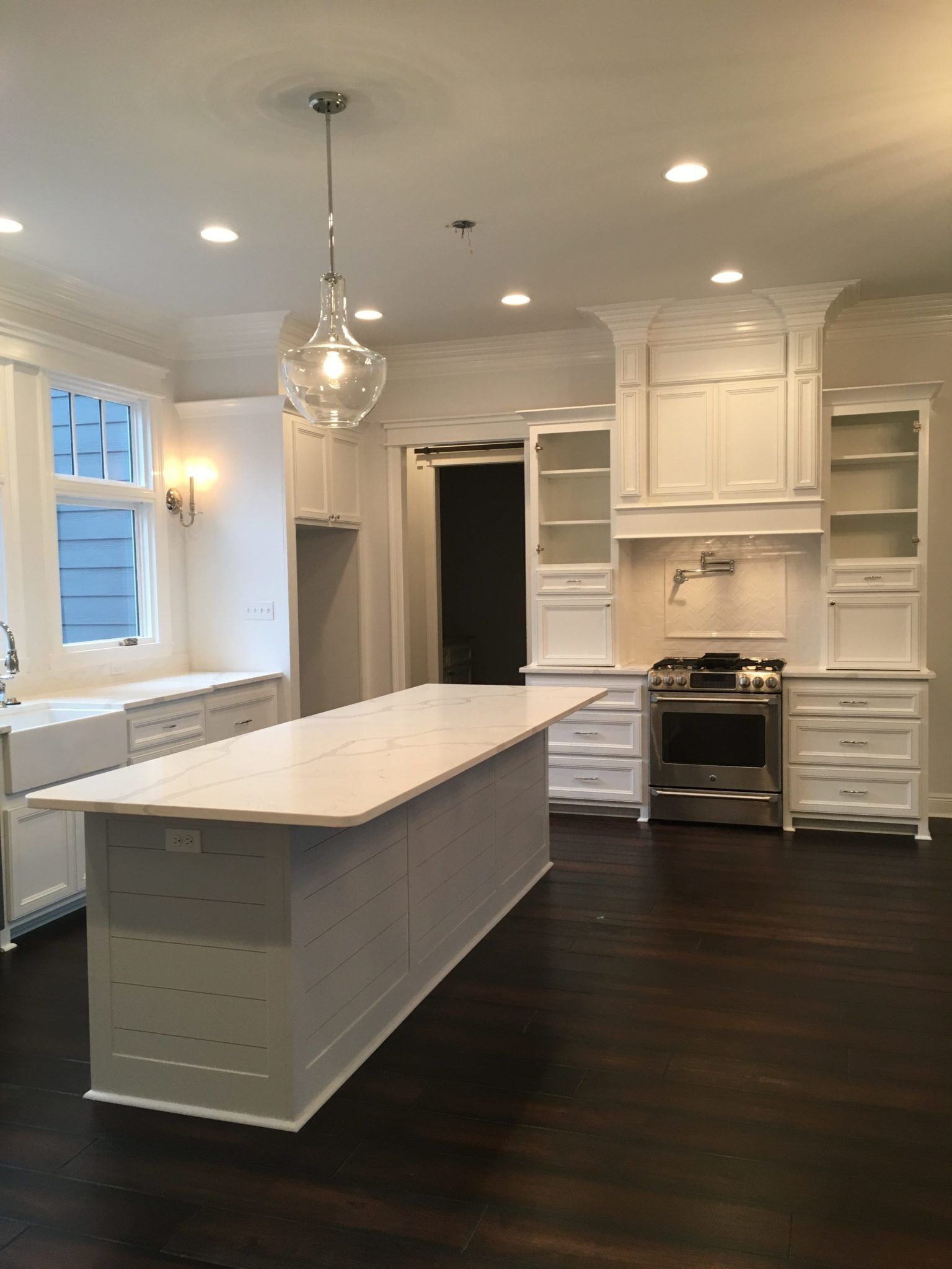 casa en AM Design & Construction Group por AM Design & Construction Group