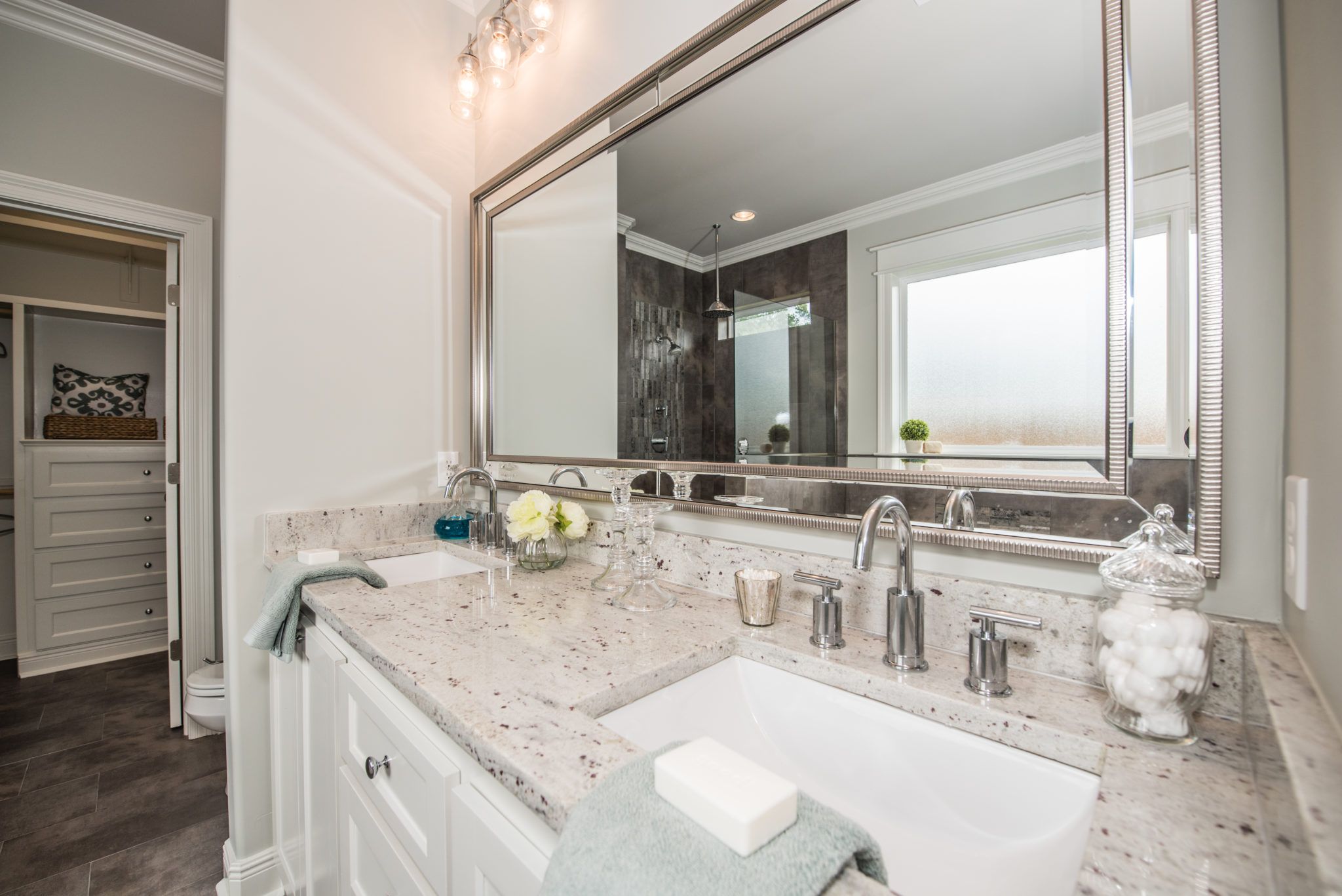 casa en AM Design & Construction Group por AM Design & Construction Group