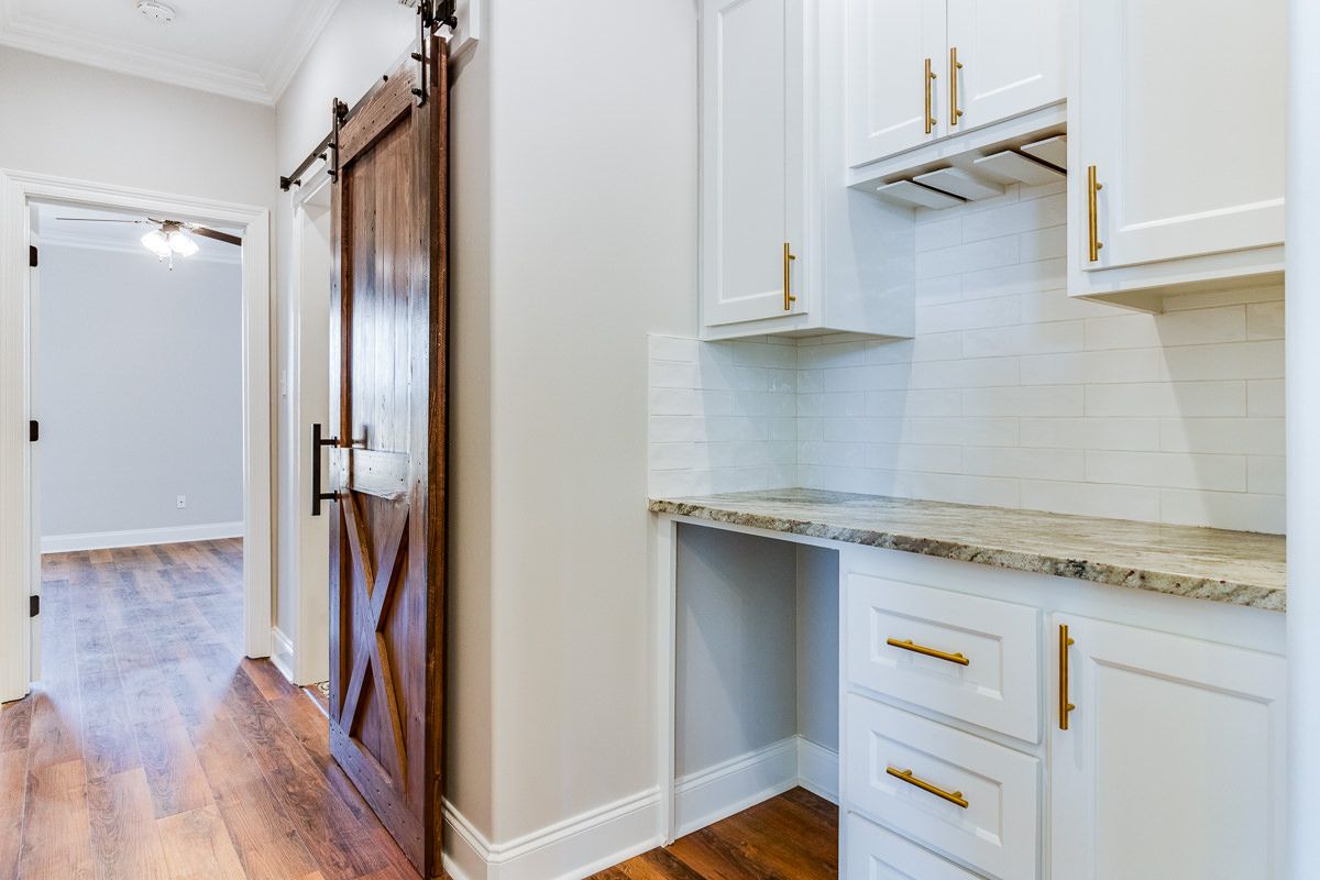 casa en AM Design & Construction Group por AM Design & Construction Group