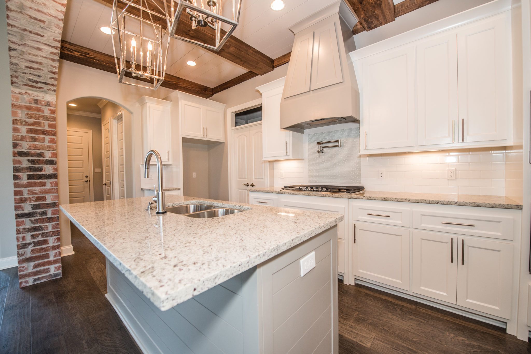 casa en AM Design & Construction Group por AM Design & Construction Group