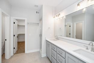 Chapel Hill por Rob Washam Homes en Kansas City Kansas