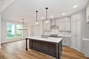 Chapel Hill por Rob Washam Homes en Kansas City Kansas