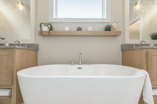 Watercrest Landing por Rob Washam Homes en Kansas City Kansas