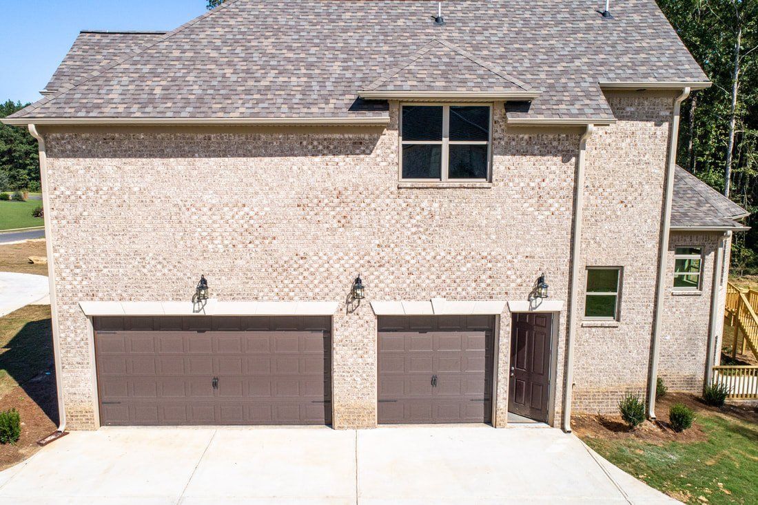 casa en River Oaks por Findo Homes & Communities, Inc.