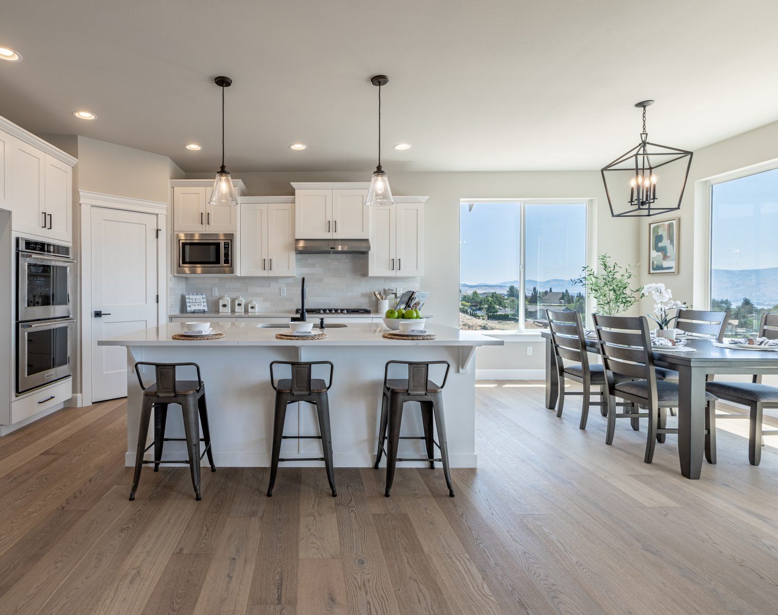 casa en Burch Mountain por Village Life Homes