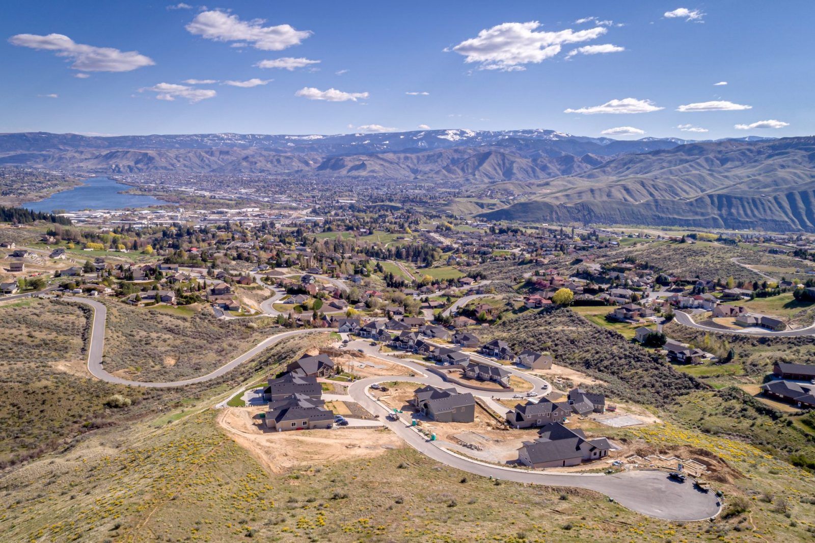 casa en Burch Mountain por Village Life Homes