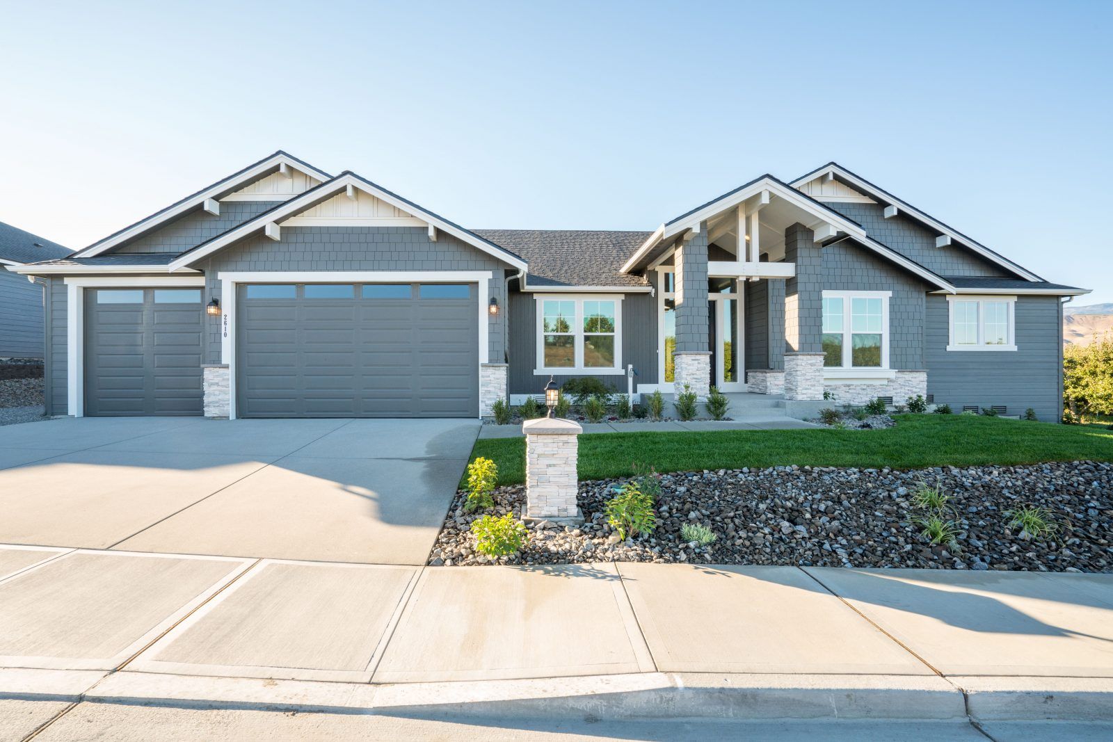 casa en Mountain Springs por Village Life Homes