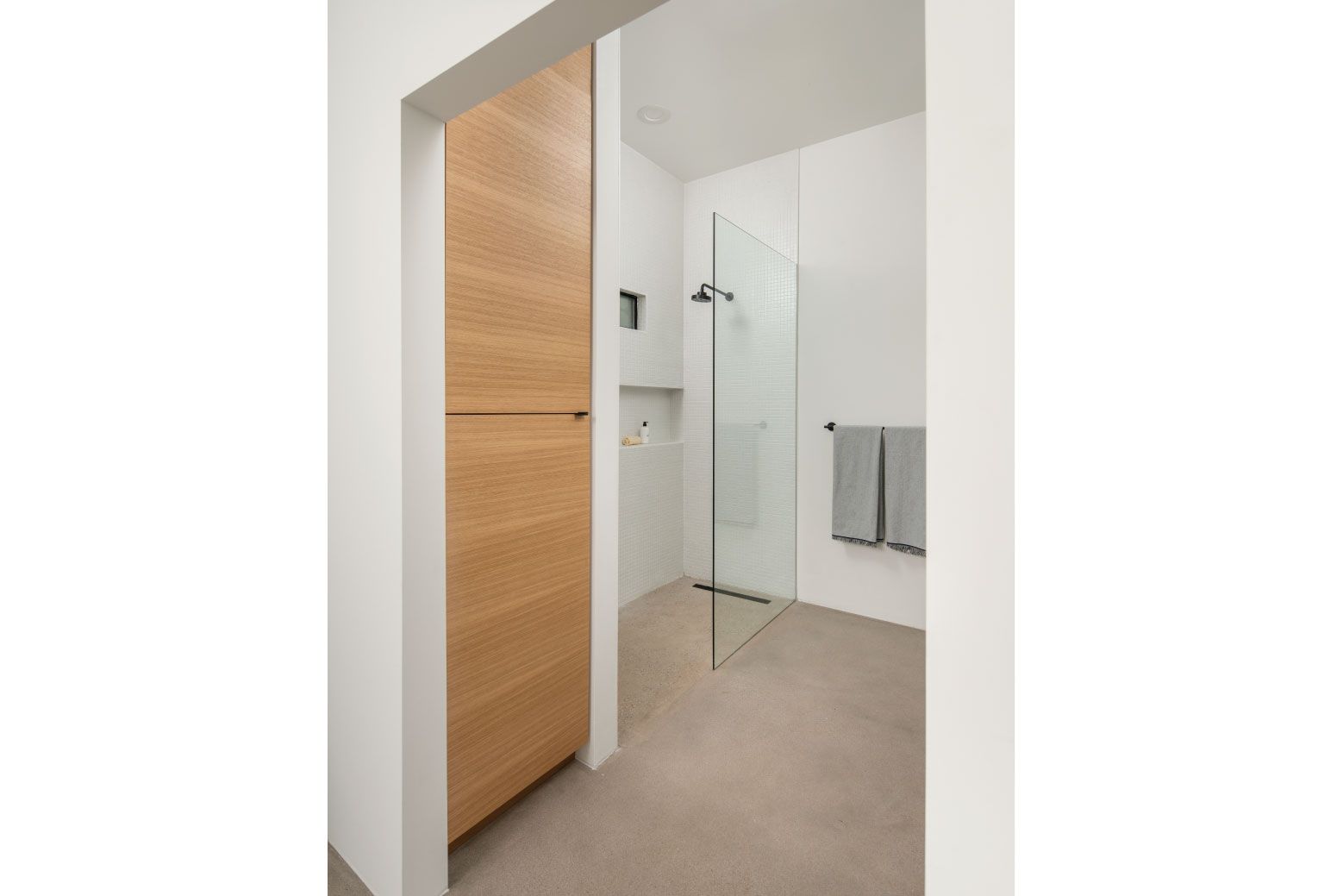 casa en WeBuild Res Inc. por WeBuild Res Inc.