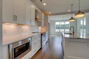 Keswick Farms por American Homesmith en Wilmington North Carolina