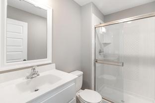 Greens Of Chapel Creek por Rob Washam Homes en Kansas City Kansas