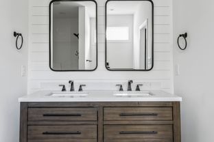 Precision Custom Homes por Precision Custom Homes en Fayetteville North Carolina