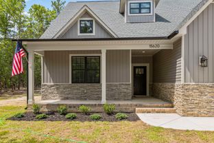 Precision Custom Homes por Precision Custom Homes en Fayetteville North Carolina