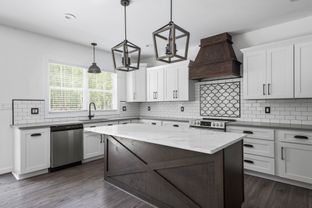 Precision Custom Homes por Precision Custom Homes en Fayetteville North Carolina