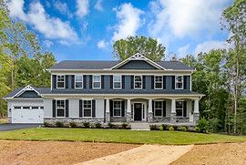 Sullivan Reserve por Hour Homes Inc en Washington Virginia