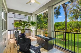 Wyoming Estates por DKV Tampa Homes en Tampa-St. Petersburg Florida