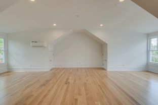 Hobbs Creek por Haury & Smith Contractors Inc. en Nashville Tennessee