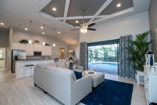 Blue Sky Homes por Blue Sky Homes en Sarasota-Bradenton Florida