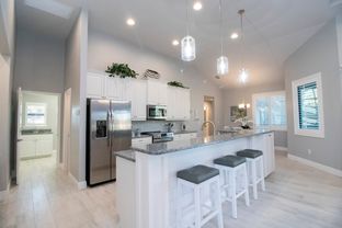 Blue Sky Homes por Blue Sky Homes en Sarasota-Bradenton Florida