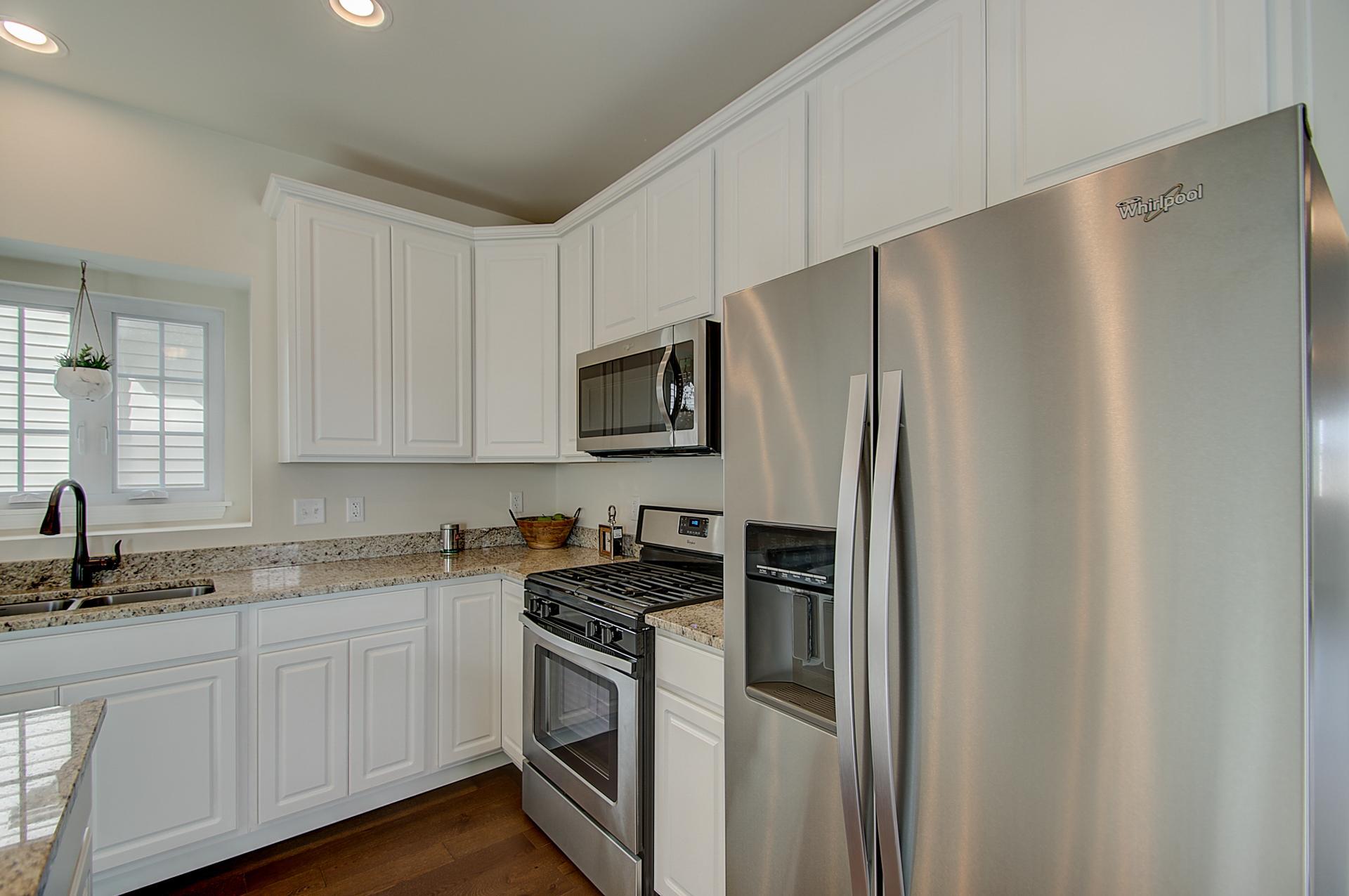 1011 Sears Cir. Elburn, IL 60119