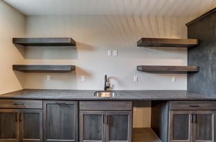 Highview Terrace por Clemens Companies en Dayton-Springfield Ohio