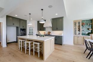 Bristol Highlands por Rob Washam Homes en Kansas City Kansas