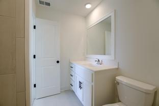 Bristol Highlands por Rob Washam Homes en Kansas City Kansas