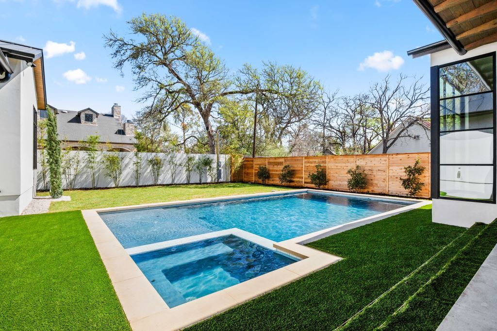 Nalle Custom Homes por Nalle Custom Homes en Austin Texas
