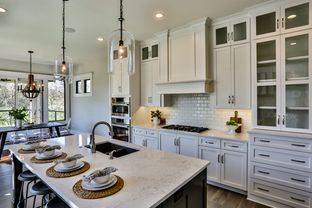 Glen Eagles Sunwest Residential por Sunwest Design And Build en Kansas City Kansas