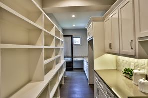 Veranda Custom Estate