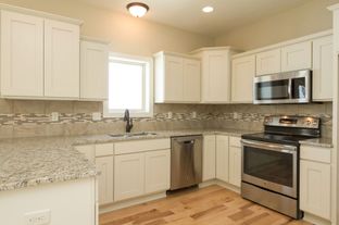 Keystone Homes LLC por Keystone Homes LLC en Des Moines Iowa