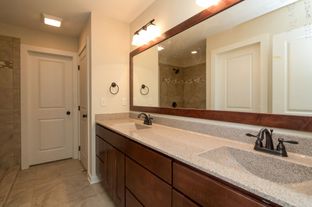 Keystone Homes LLC por Keystone Homes LLC en Des Moines Iowa