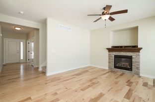 Keystone Homes LLC por Keystone Homes LLC en Des Moines Iowa