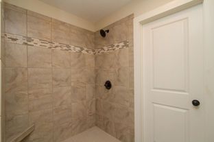 Keystone Homes LLC por Keystone Homes LLC en Des Moines Iowa