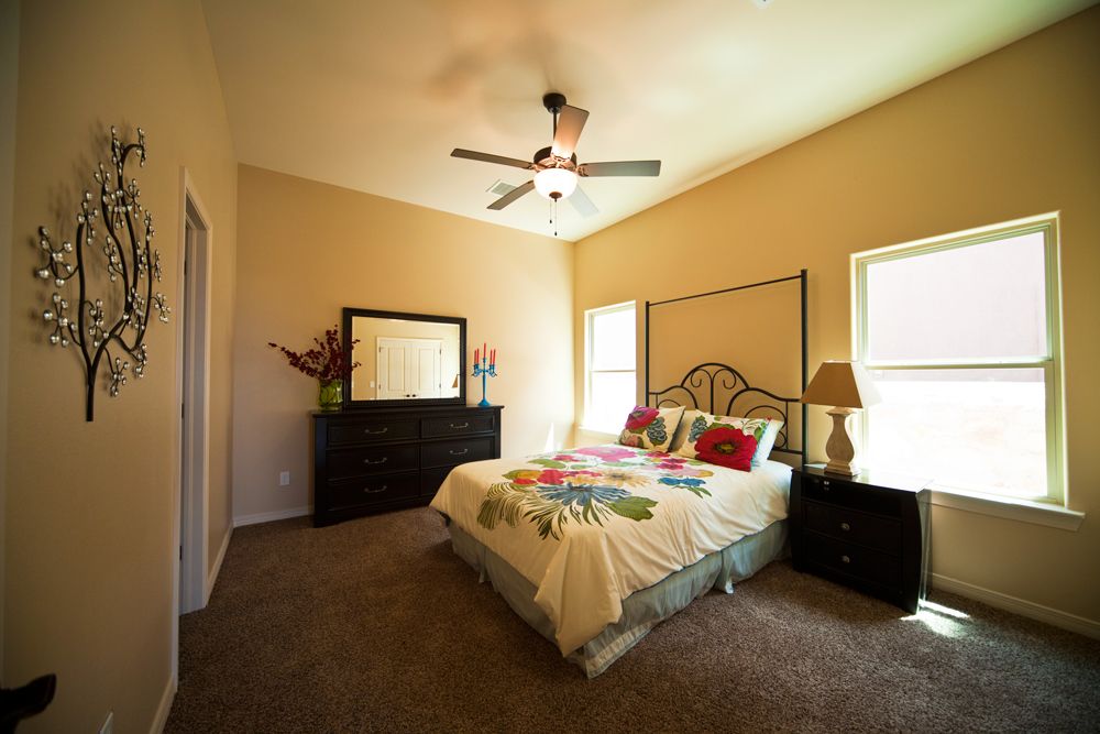 casa en Pointe Homes por Pointe Homes