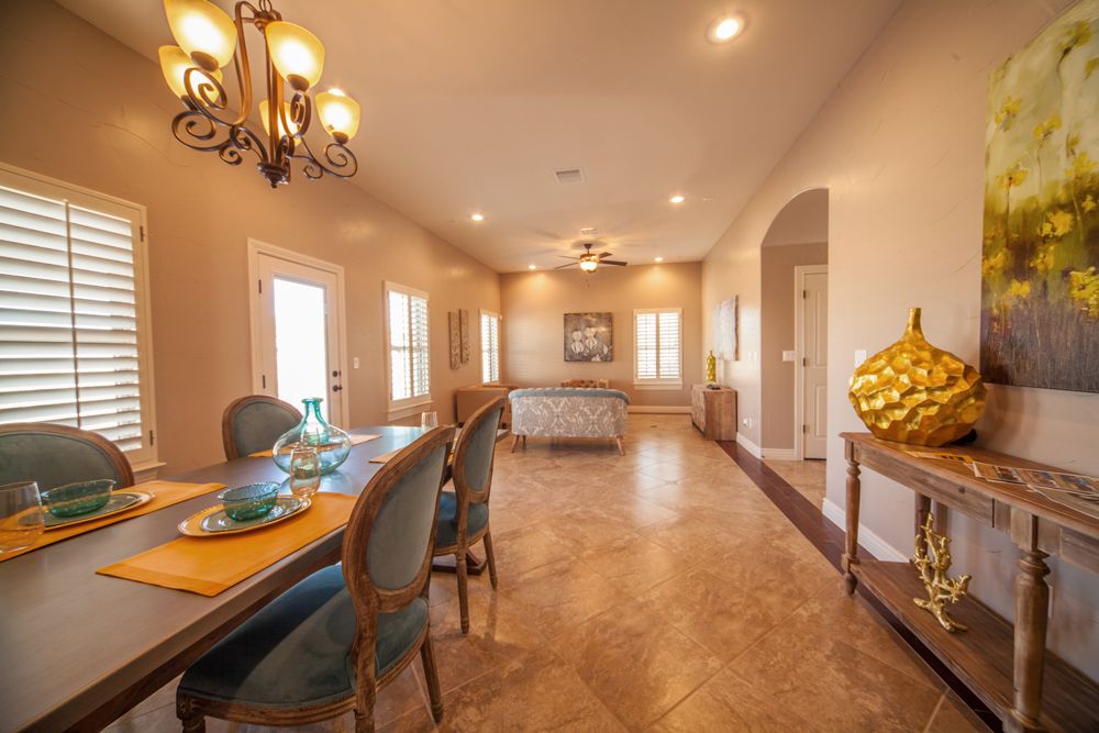 casa en Pointe Homes por Pointe Homes