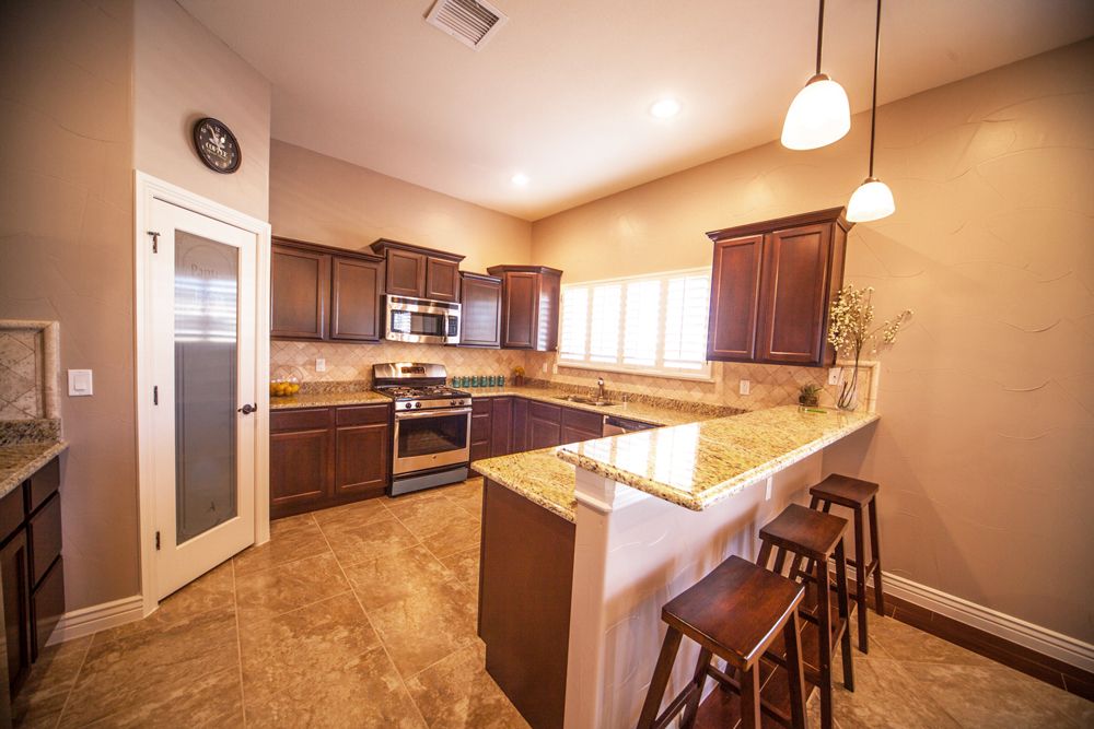 casa en Pointe Homes por Pointe Homes
