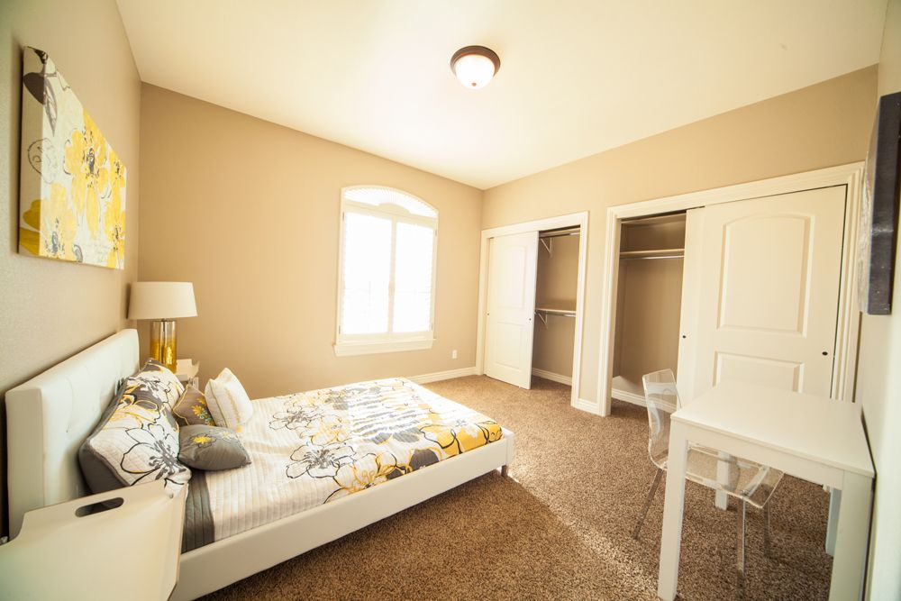 casa en Pointe Homes por Pointe Homes