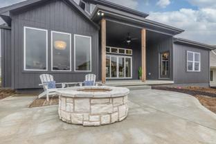 Watercrest Landing por Rob Washam Homes en Kansas City Kansas