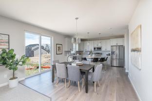 Pheasant Run por LOOMIS HOMES en Minneapolis-St. Paul Minnesota